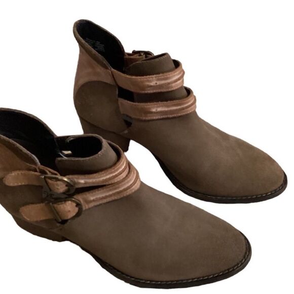 Steve Madden Raskal Suede women's bootie boots buckle 8 - Picture 9 of 11